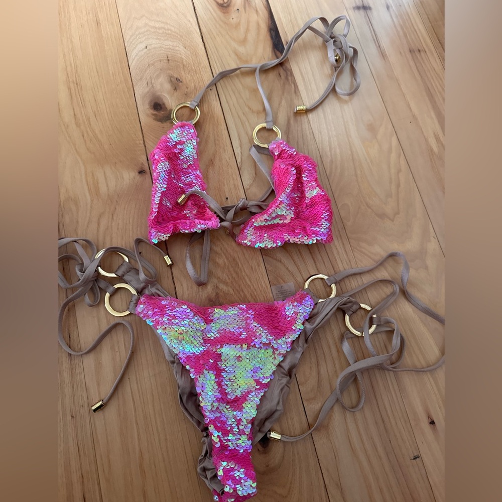 Beach bunny